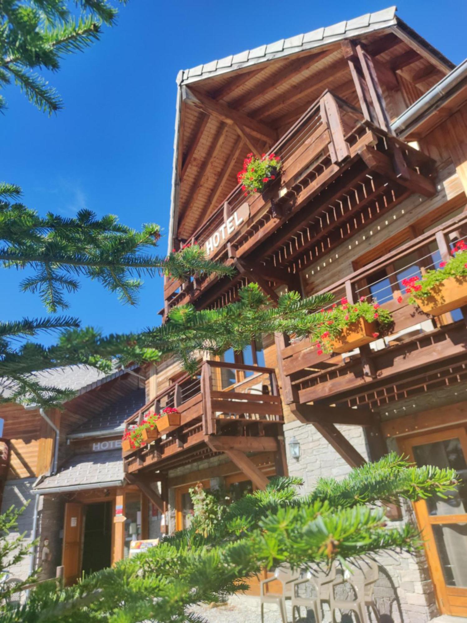 Sunweb Hotel L'Ecrin Des Neiges La Joue du Loup Esterno foto